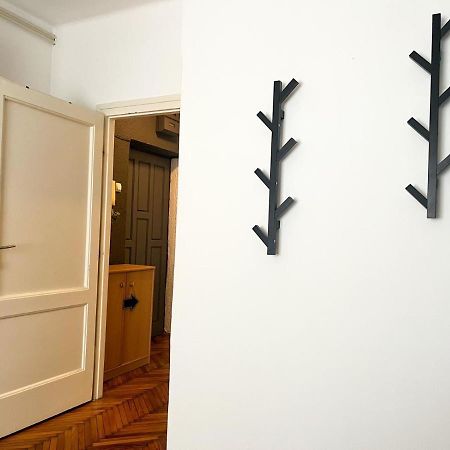 Appartamento Kopernik - Parking Available Belgrado Esterno foto