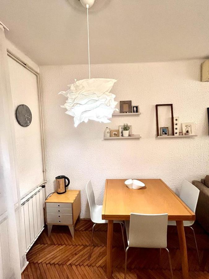 Appartamento Kopernik - Parking Available Belgrado Esterno foto