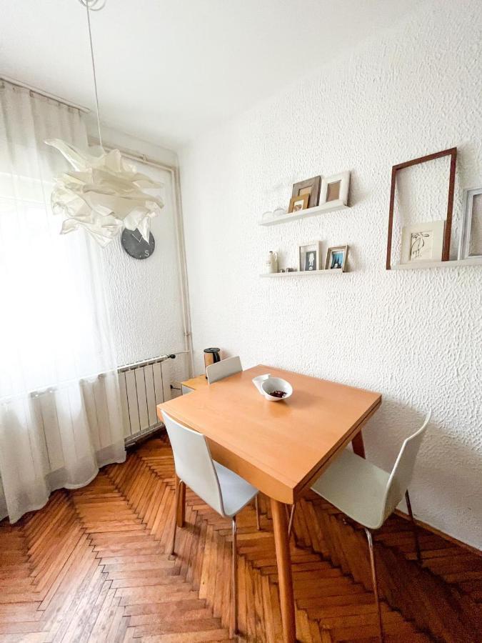 Appartamento Kopernik - Parking Available Belgrado Esterno foto