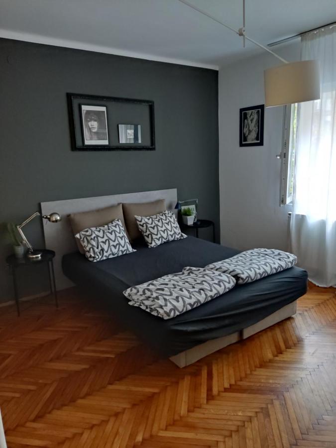 Appartamento Kopernik - Parking Available Belgrado Esterno foto